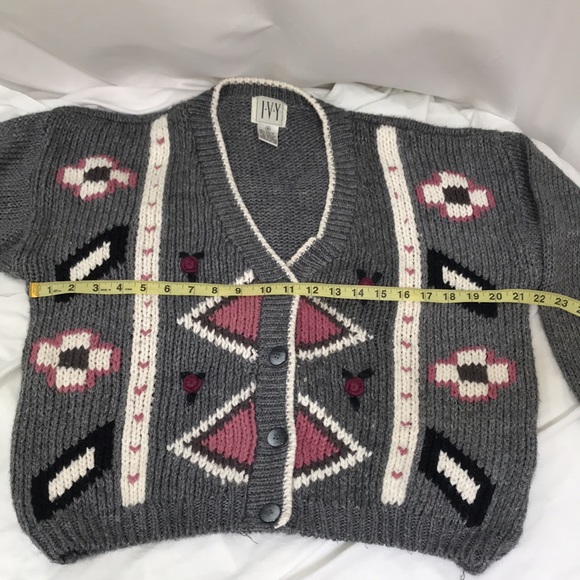 Vintage I.V.Y Granny Cottage Core Cardigan Sweater - Picture 7 of 11